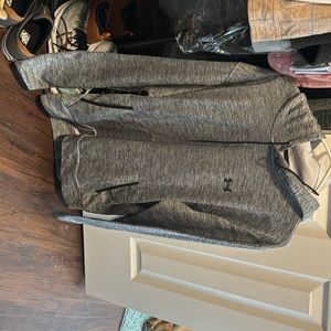 Men’s XL under armor hoodie
